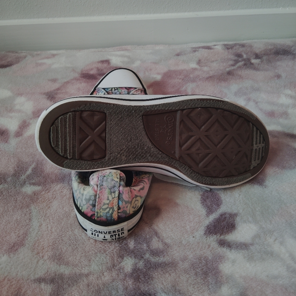Converse Chuck Taylor Floral Sneakers - Picture 5 of 6